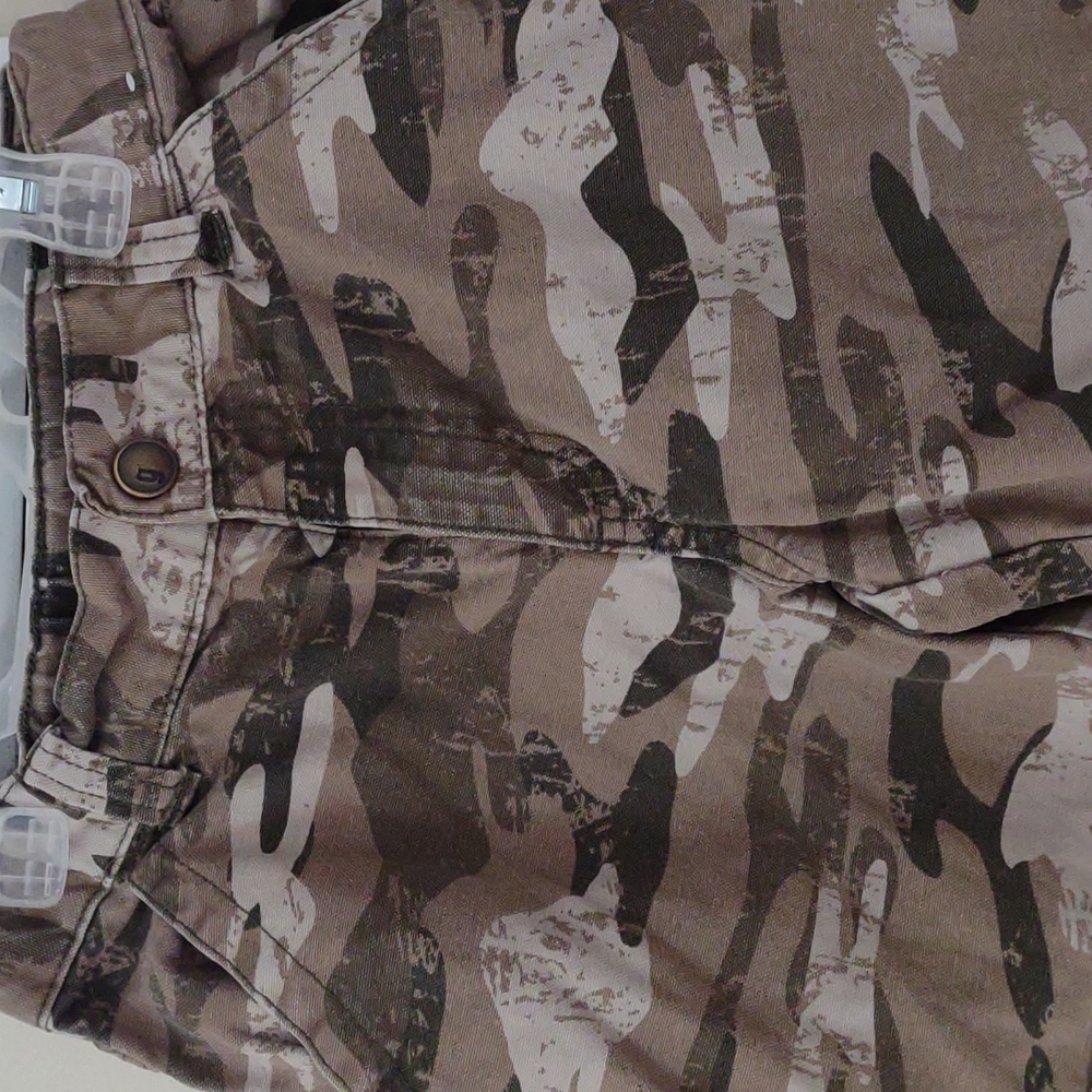 Boys size 6 camo cargo pants